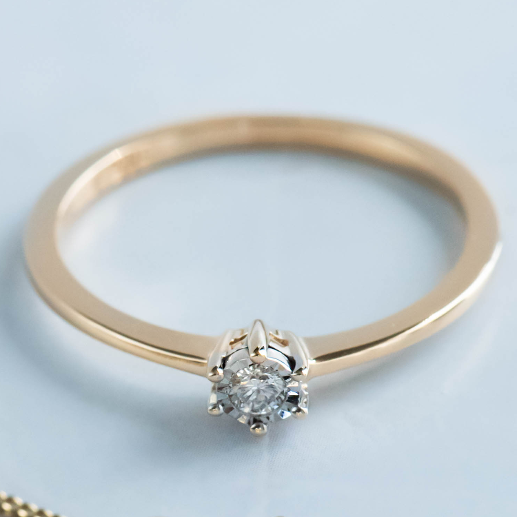 Geelgouden Illusie Solitair met Diamant 0,05 karaat