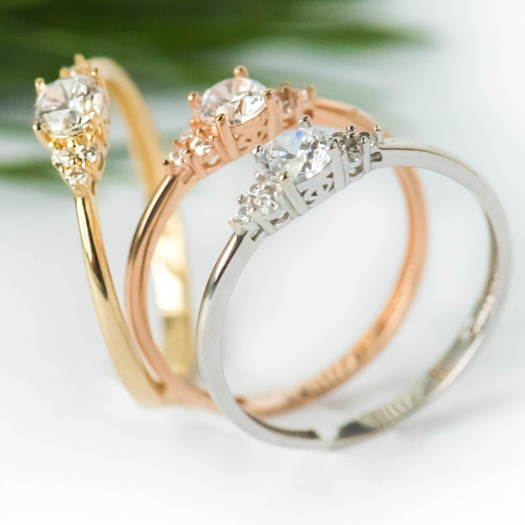 Geelgouden ring met Zirkonia stenen