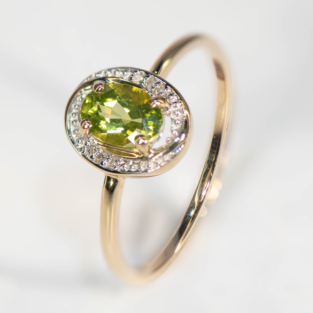 Geelgouden ring met Peridot en Diamant