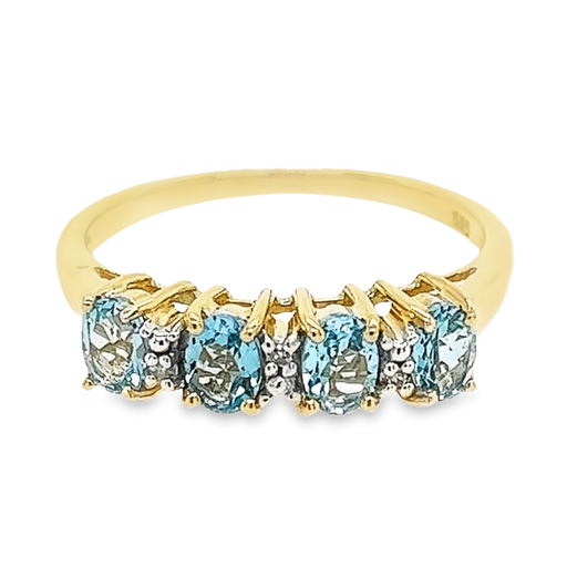 Geelgouden ring met Swiss Blue Topaas en Diamant